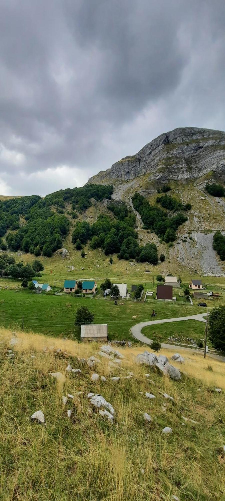 Katun Mokra Accommodation & Horseback Riding 波德戈里察 外观 照片